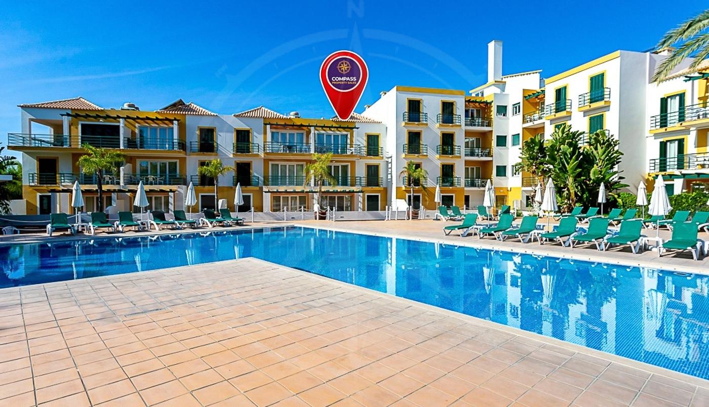 Tavira 2 bed apartment with Pool Views in Quinta do Morgado resort