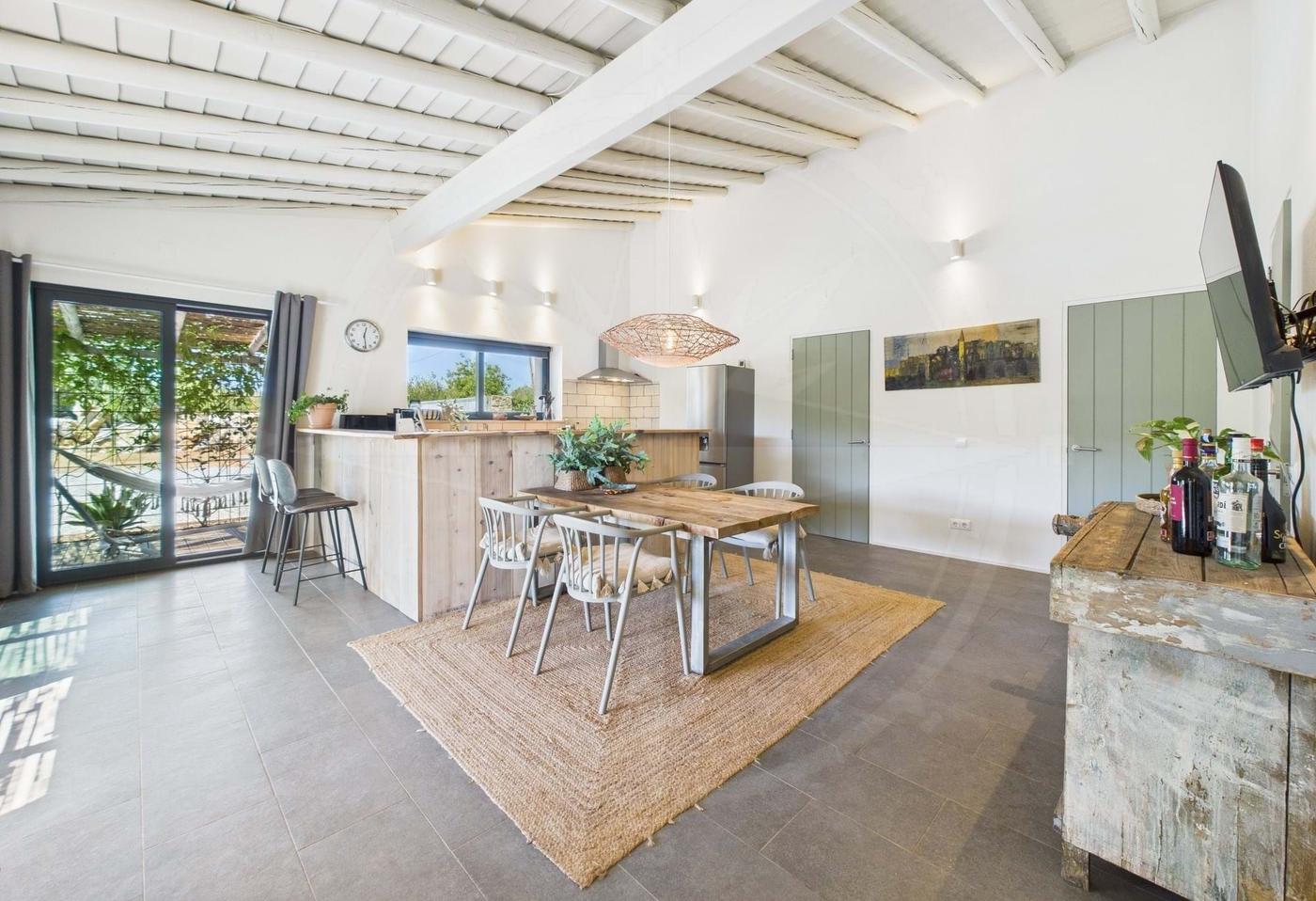 Exclusive and modern countryside Quinta on large plot, minutes from Moncarapacho