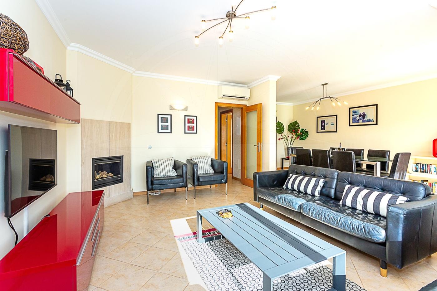 Elegant Detached 4 Bedroom Tavira Villa with Private Pool, Garden & Sea Views