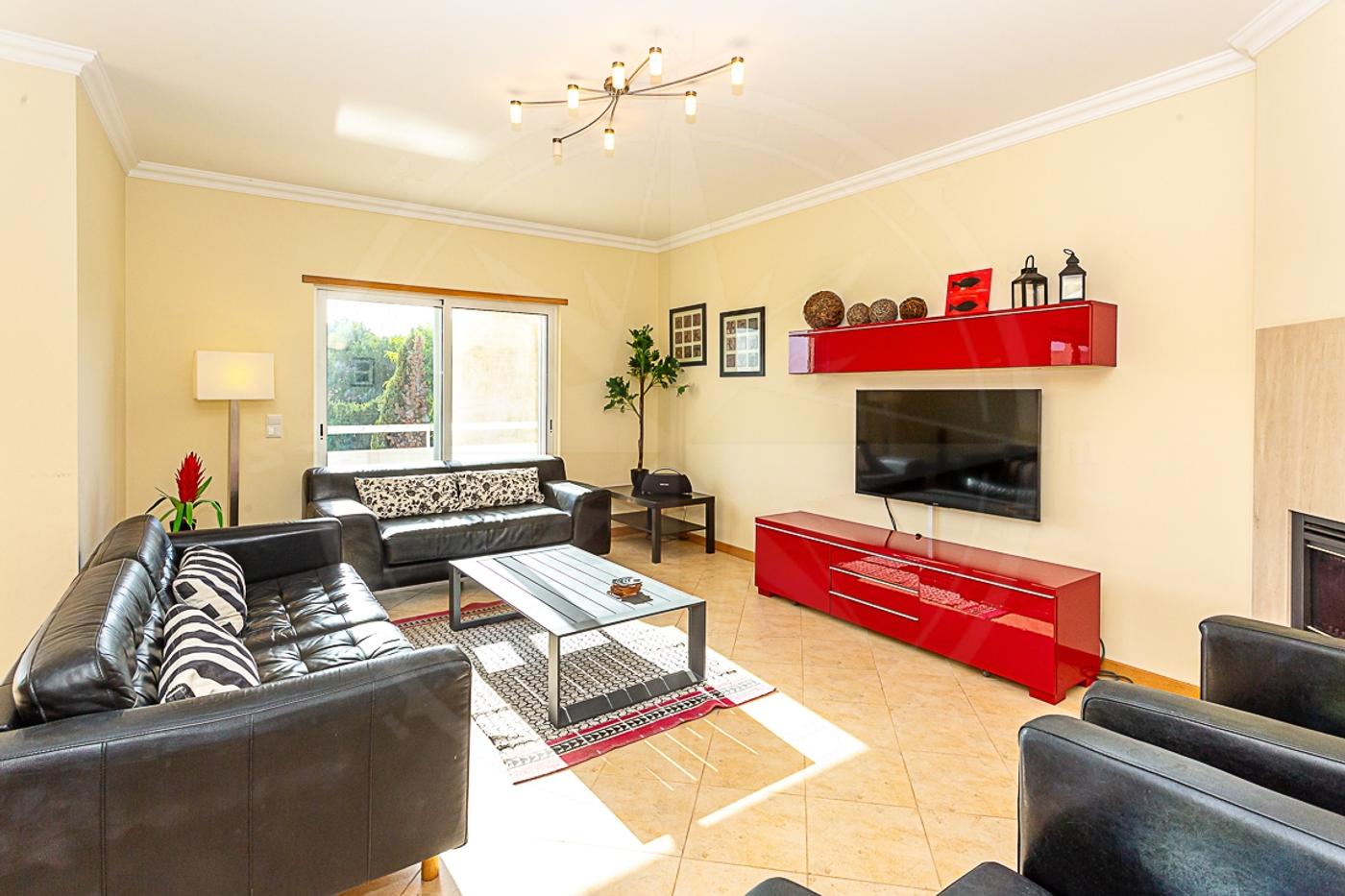 Elegant Detached 4 Bedroom Tavira Villa with Private Pool, Garden & Sea Views
