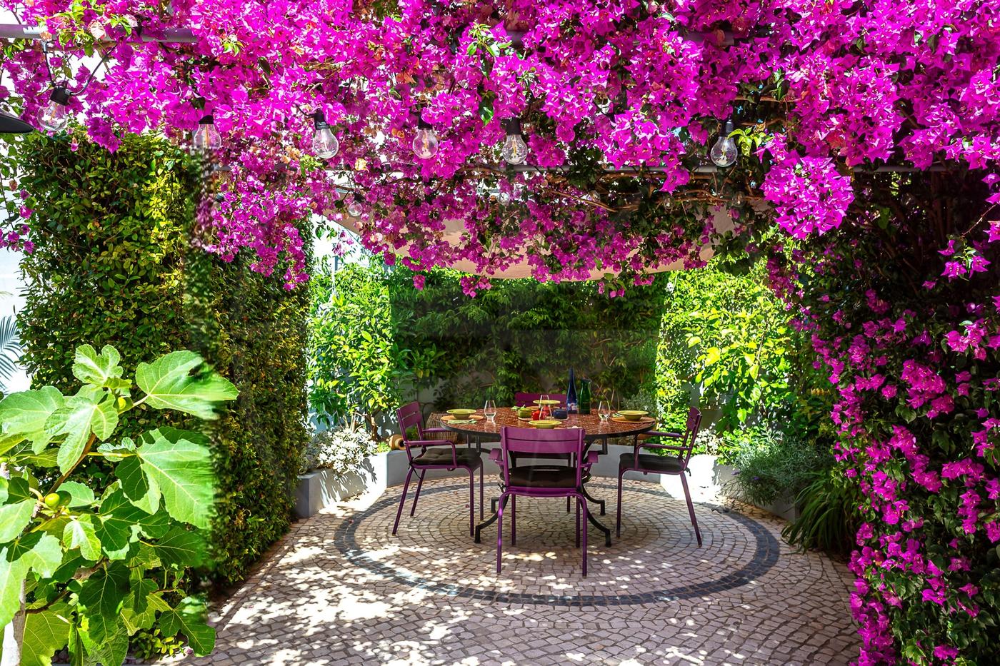 Modern Tavira Centre Villa for Sale with Private Pool and Mature Garden