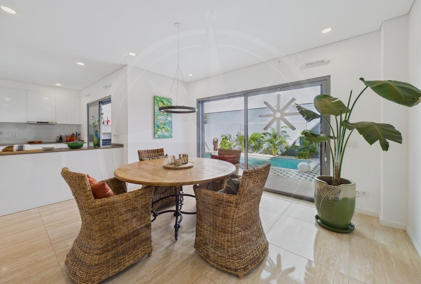 Modern Tavira Centre Villa for Sale with Private Pool and Mature Garden – 8