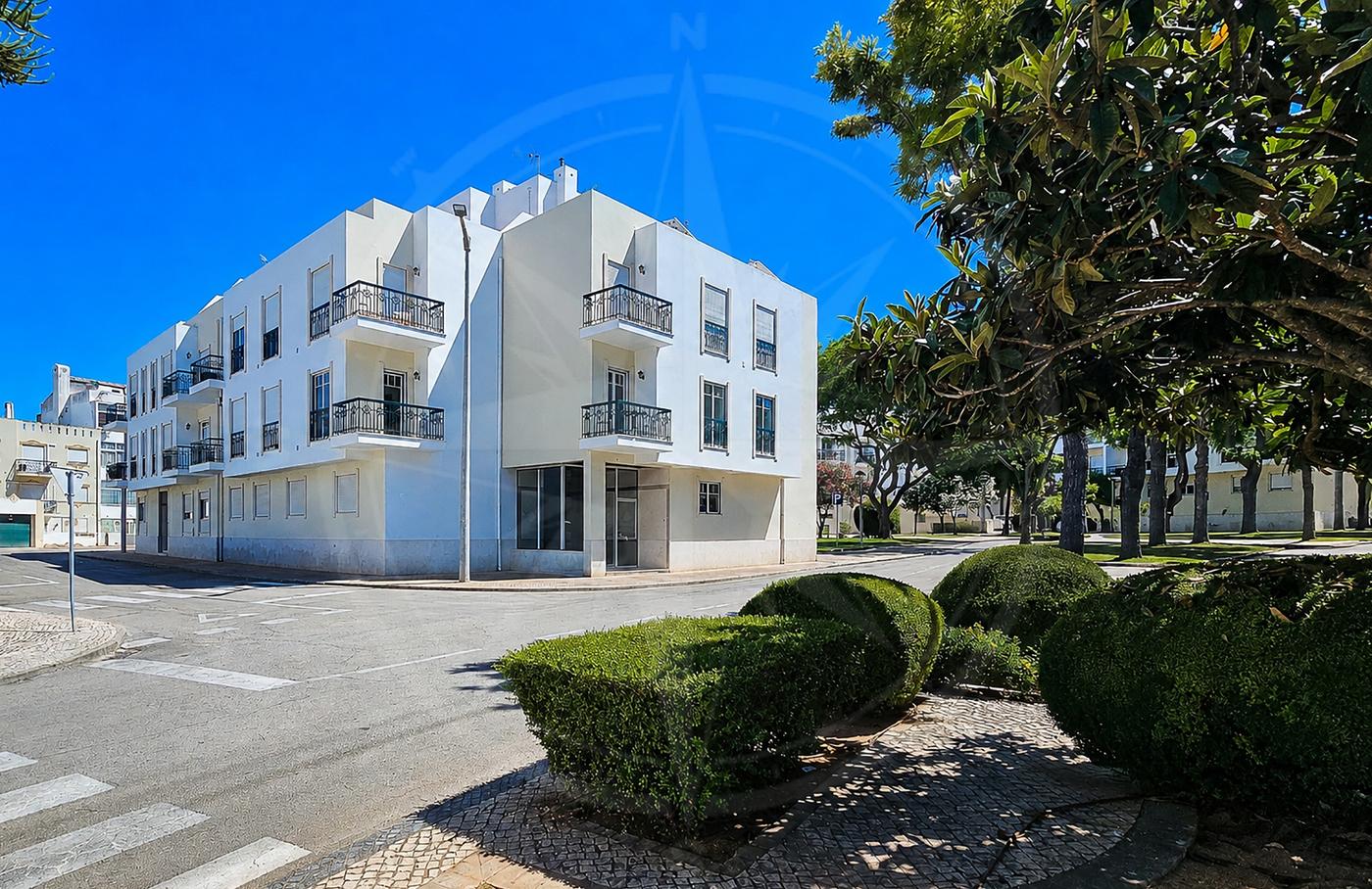 Central Tavira 3 Bedroom Apartment with Private Sun Terrace