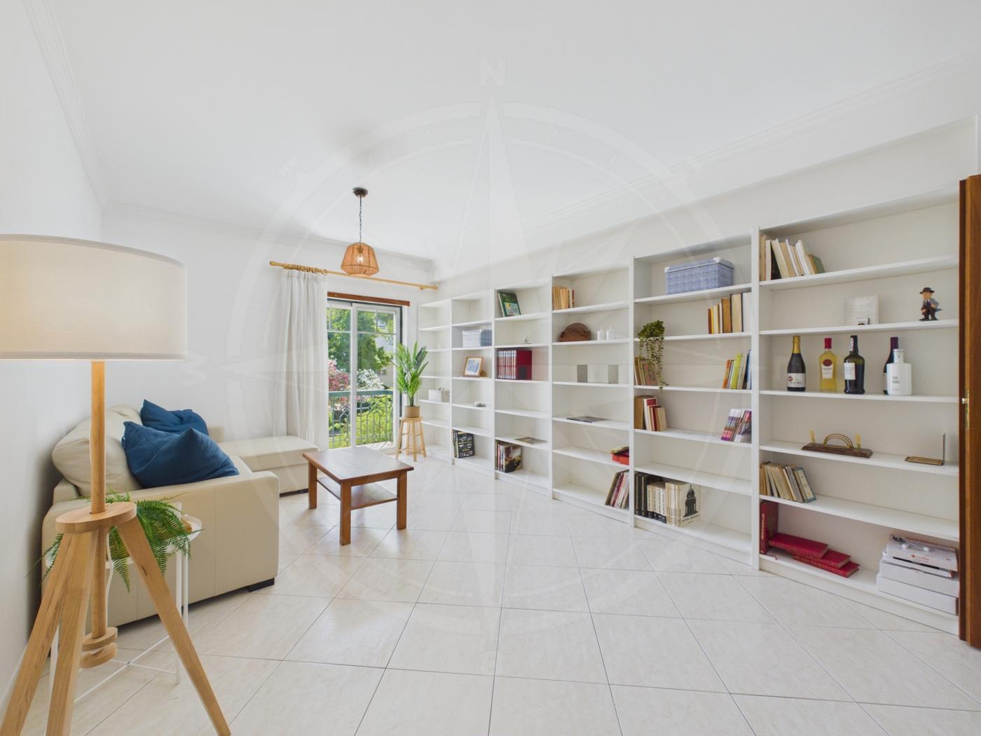 Central Tavira 3 Bedroom Apartment with Private Sun Terrace
