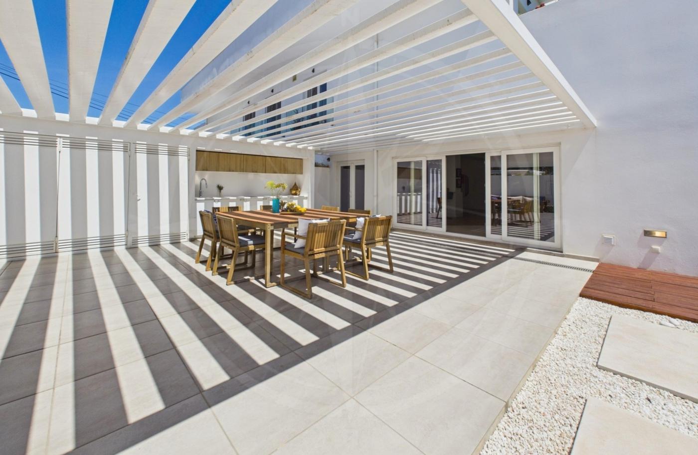 Exceptional 2 Bedroom Tavira Apartment with large terrace and private pool