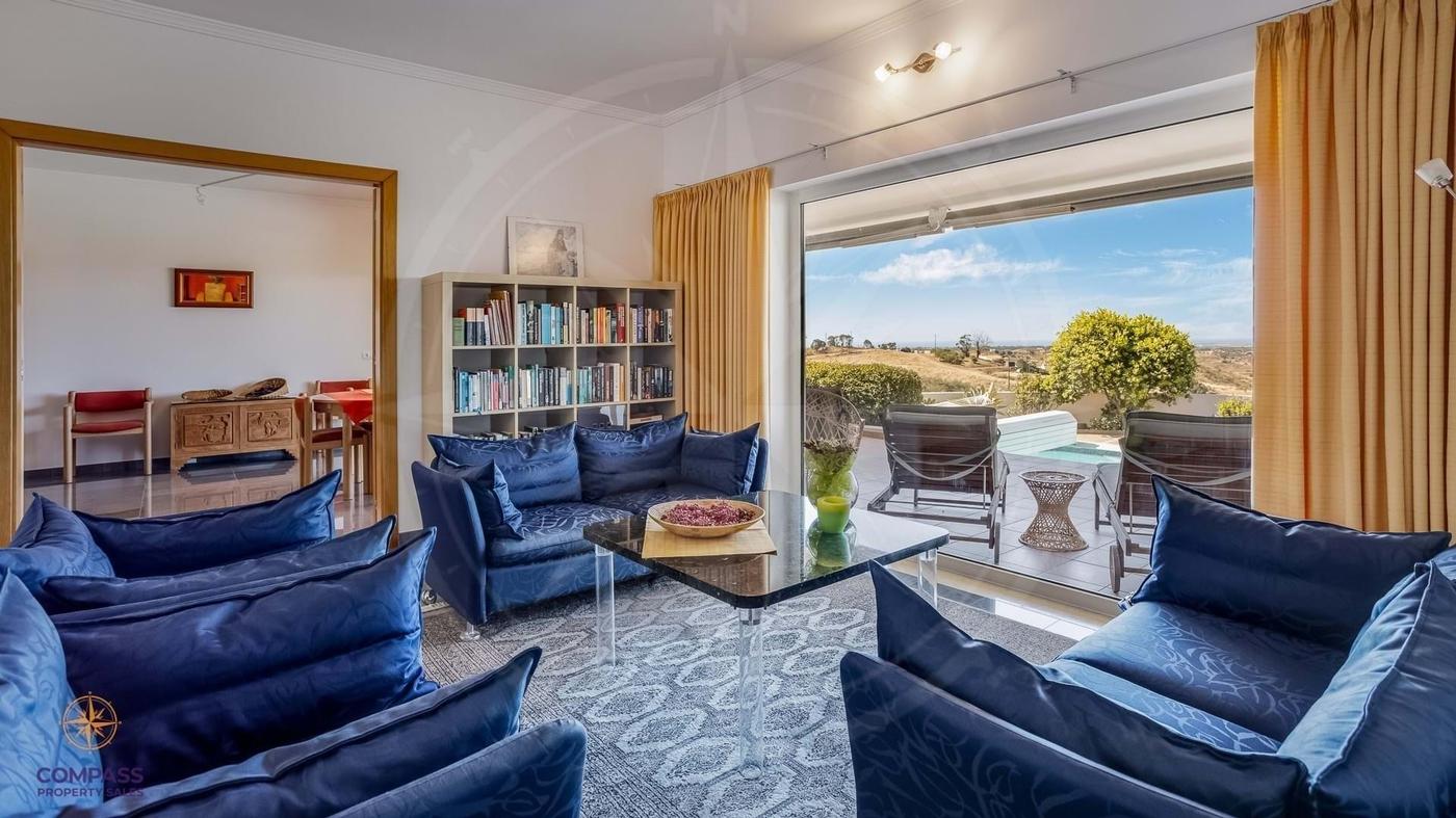 4 Bedroom Villa with Pool & Magnificent Views in Countryside