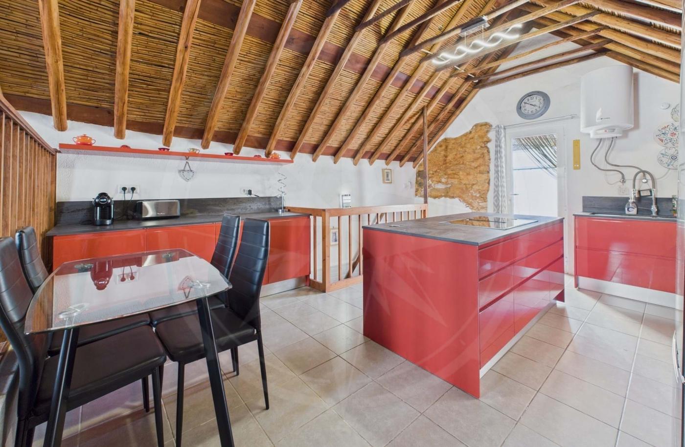 Tavira centre 3 bedroom townhouse with large sun terraces – 8
