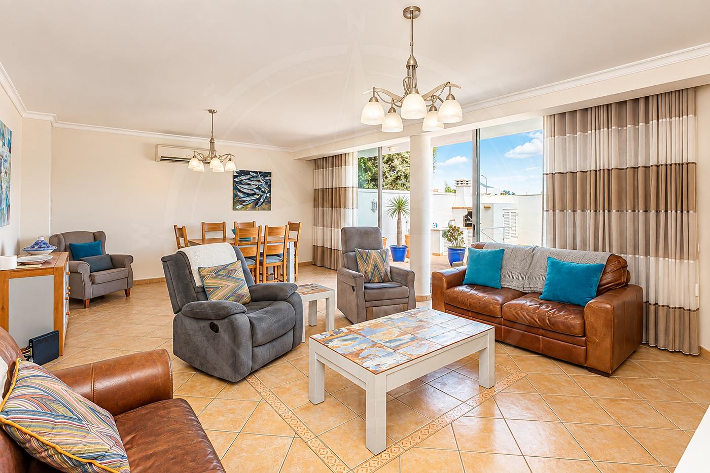 Turn-key 4 Bed Villa with Private Pool, Garage & Sea View Terrace – Central Tavira
