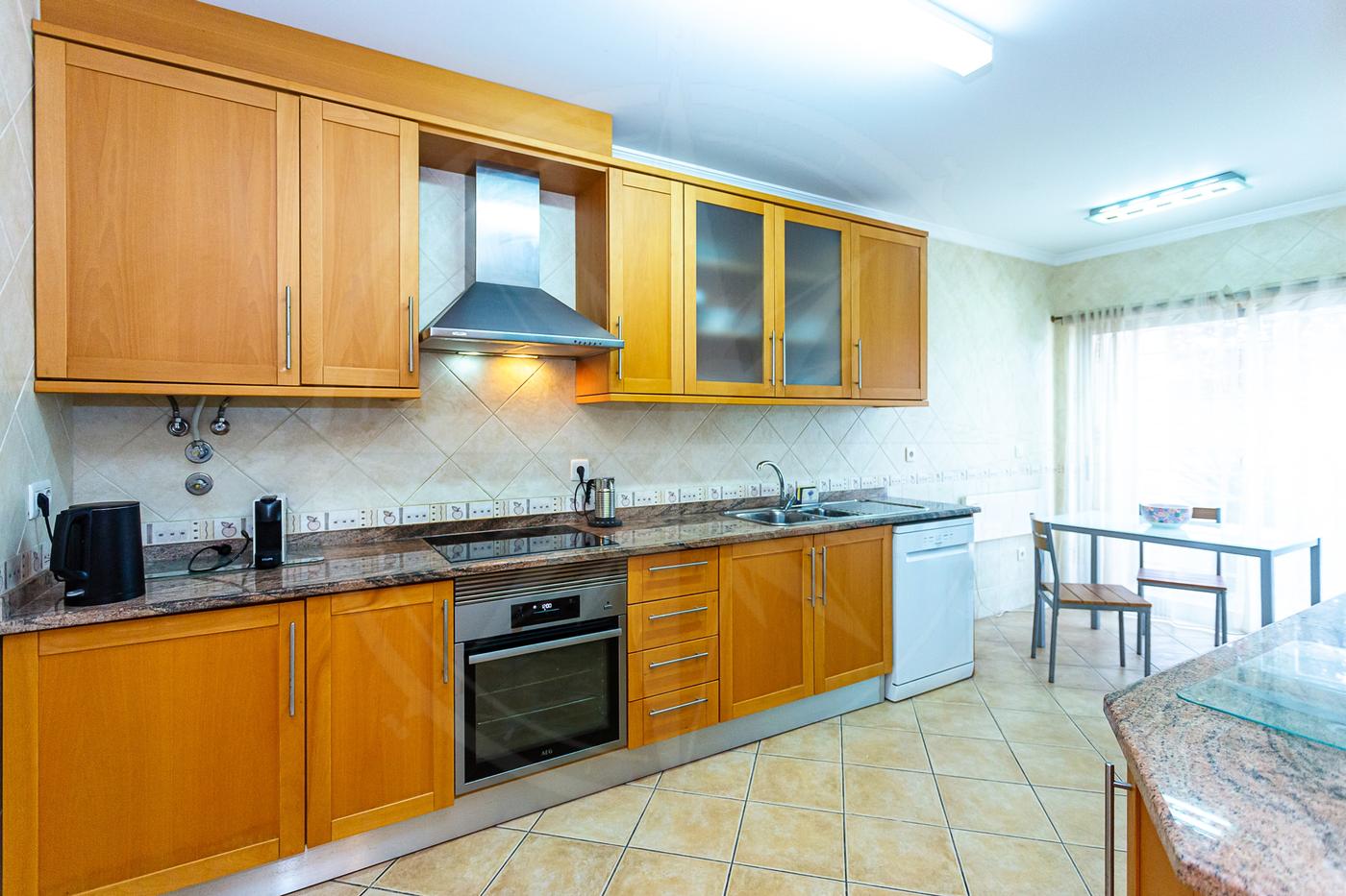 Turn-key 4 Bed Villa with Private Pool, Garage & Sea View Terrace – Central Tavira – 8